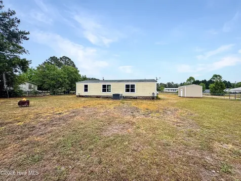 156 Countryside Drive Aberdeen NC 28315