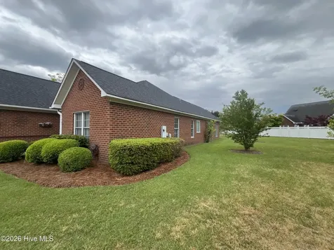 3704 New Castle Court Winterville NC 28590