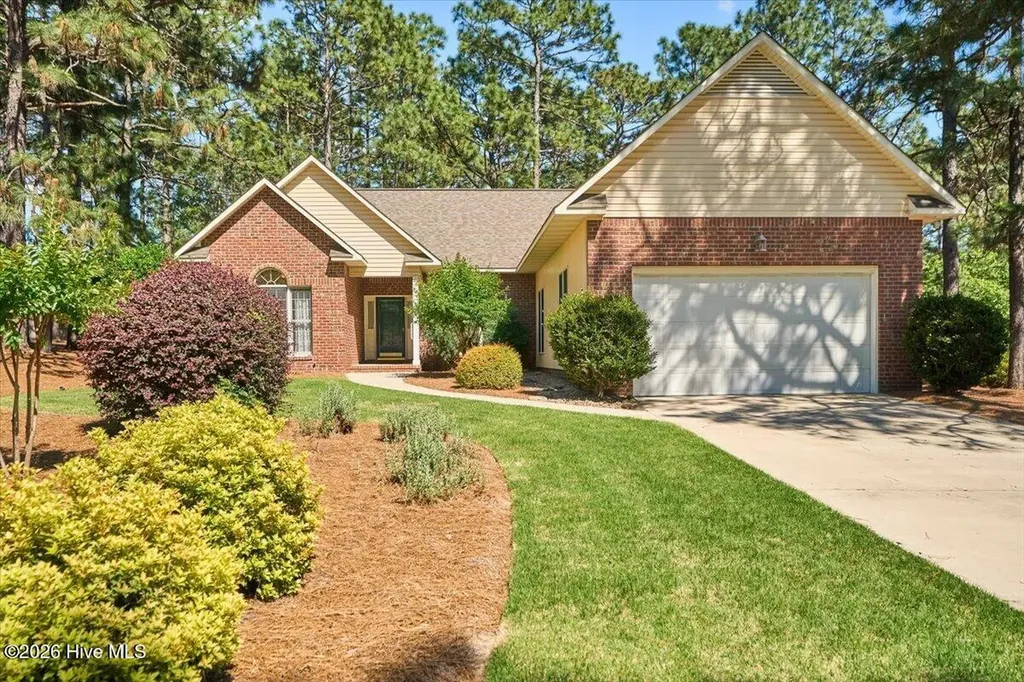 5 Oak Tree Lane Pinehurst NC 28374