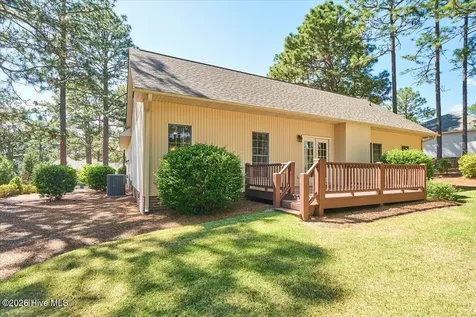 5 Oak Tree Lane Pinehurst NC 28374