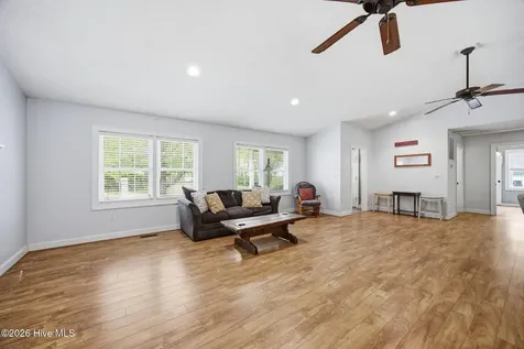 104 Old River Road Beaufort NC 28516