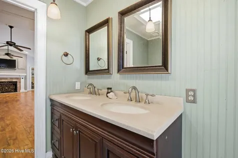 104 Old River Road Beaufort NC 28516