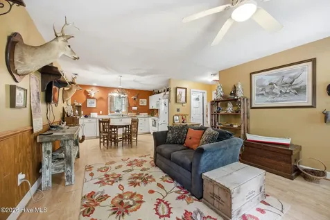 104 Old River Road Beaufort NC 28516