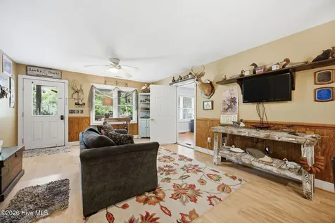 104 Old River Road Beaufort NC 28516