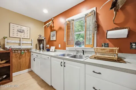 104 Old River Road Beaufort NC 28516
