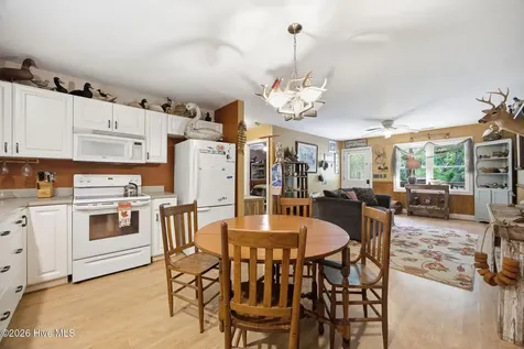104 Old River Road Beaufort NC 28516