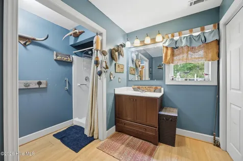 104 Old River Road Beaufort NC 28516