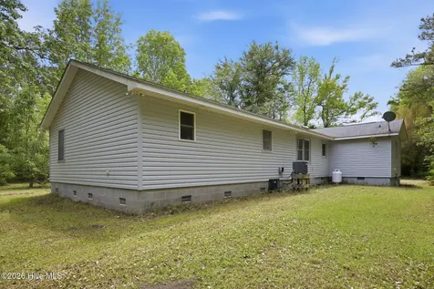 104 Old River Road Beaufort NC 28516