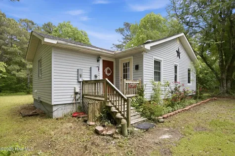 104 Old River Road Beaufort NC 28516