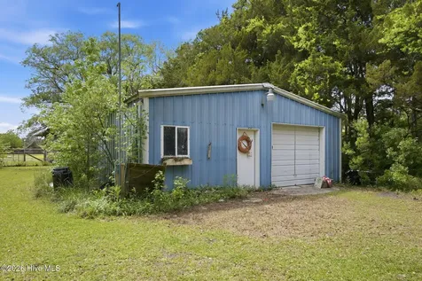 104 Old River Road Beaufort NC 28516
