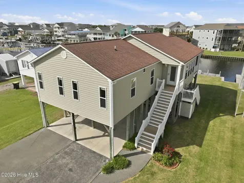 3055 3rd Street Surf City NC 28445