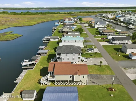 3055 3rd Street Surf City NC 28445