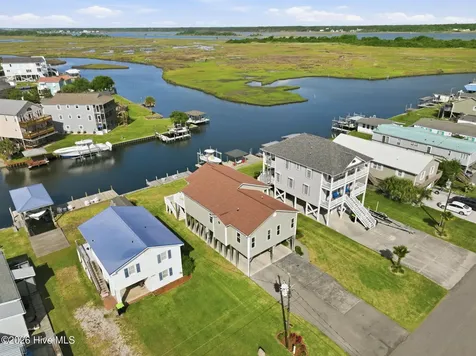 3055 3rd Street Surf City NC 28445