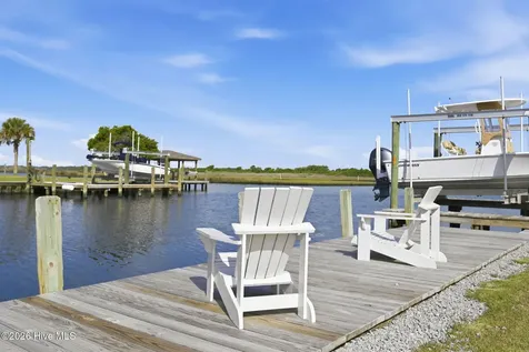 3055 3rd Street Surf City NC 28445