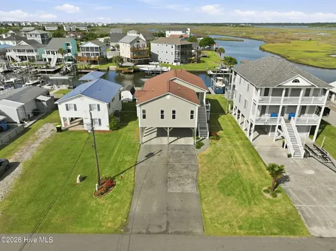 3055 3rd Street Surf City NC 28445