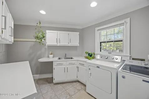 120 Robin Road Greenville NC 27858