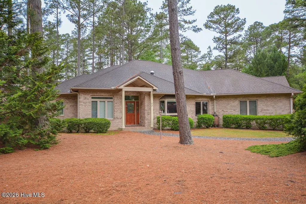 11 Canterbury Circle Pinehurst NC 28374