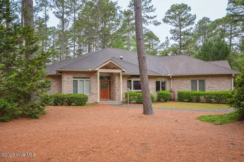 11 Canterbury Circle Pinehurst NC 28374