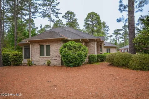 11 Canterbury Circle Pinehurst NC 28374