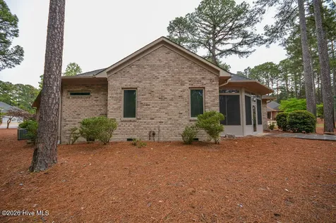 11 Canterbury Circle Pinehurst NC 28374