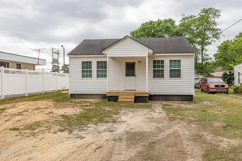 213 Oak Street Snow Hill NC 28580
