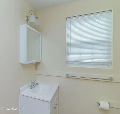 213 Oak Street Snow Hill NC 28580