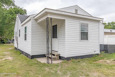 213 Oak Street Snow Hill NC 28580