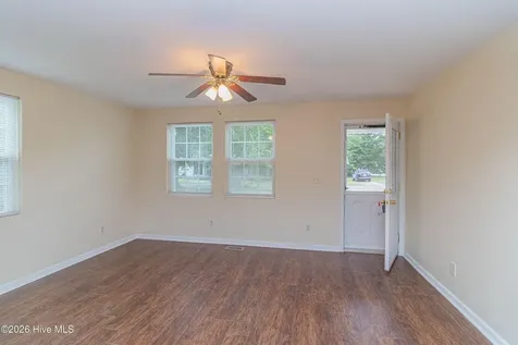 213 Oak Street Snow Hill NC 28580