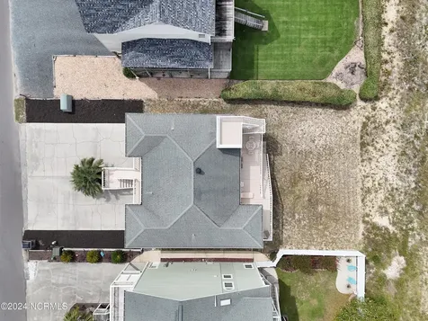 272 Brunswick Avenue W Holden Beach NC 28462