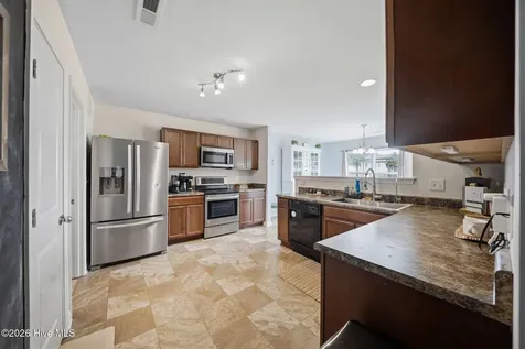 78 E Scotchtown Street NW Supply NC 28462