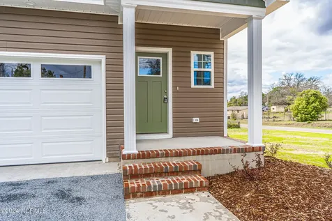 1060 W New York Avenue Southern Pines NC 28387