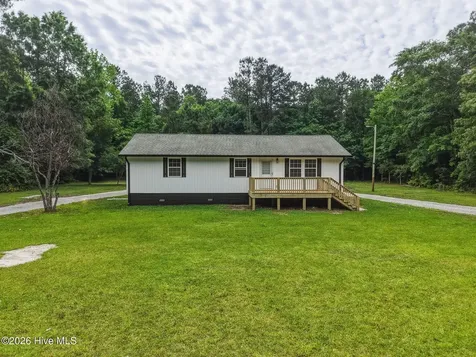 206 Village Drive Beaufort NC 28516