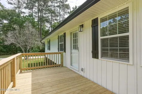 206 Village Drive Beaufort NC 28516