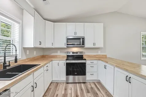 206 Village Drive Beaufort NC 28516