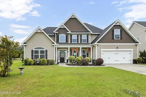 201 Wedgefield Circle Maple Hill NC 28454