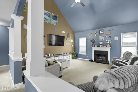 201 Wedgefield Circle Maple Hill NC 28454