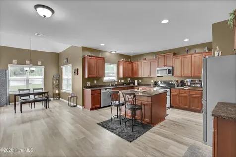 201 Wedgefield Circle Maple Hill NC 28454