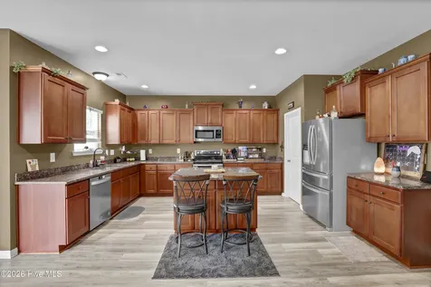 201 Wedgefield Circle Maple Hill NC 28454