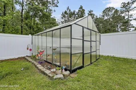201 Wedgefield Circle Maple Hill NC 28454