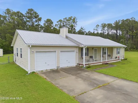 713 Mill Creek Road Newport NC 28570