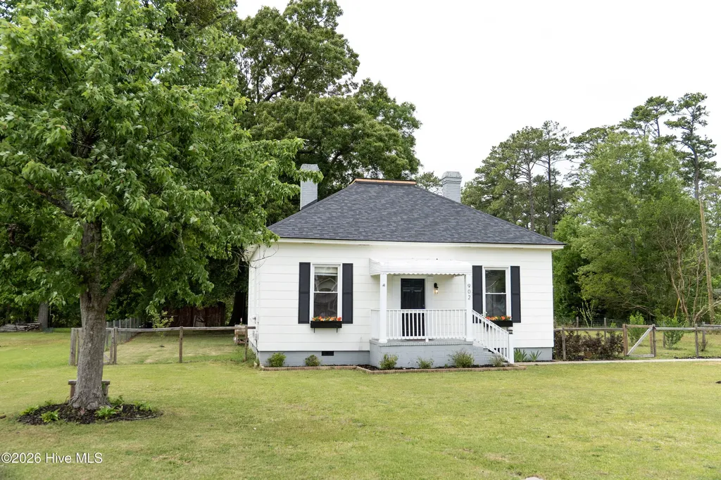 902 Jenkins Avenue Maysville NC 28555