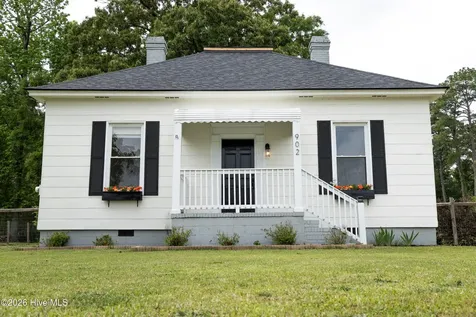 902 Jenkins Avenue Maysville NC 28555
