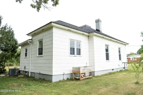 902 Jenkins Avenue Maysville NC 28555