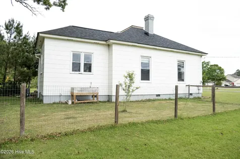 902 Jenkins Avenue Maysville NC 28555