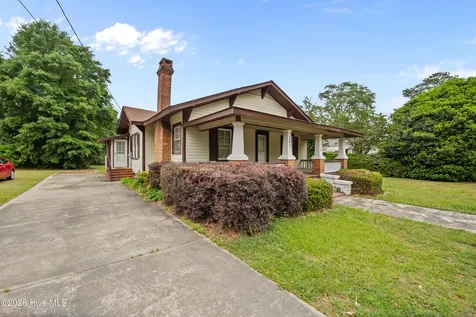203 E Clinton Street Roseboro NC 28382
