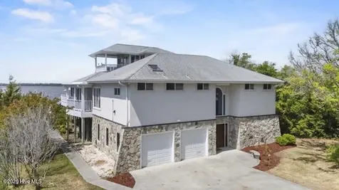 8720 Shipwatch Drive Wilmington NC 28412