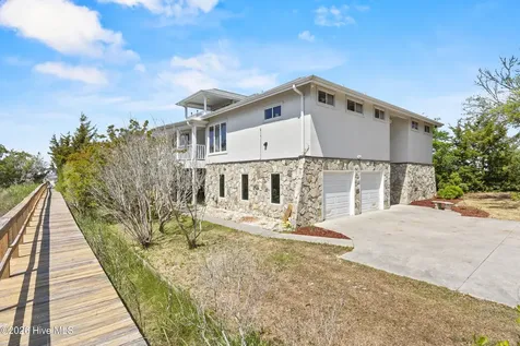 8720 Shipwatch Drive Wilmington NC 28412