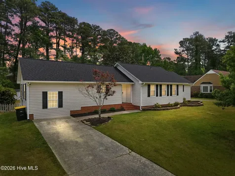208 Avalon Lane Greenville NC 27858