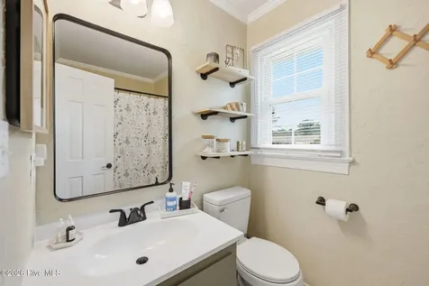 208 Avalon Lane Greenville NC 27858