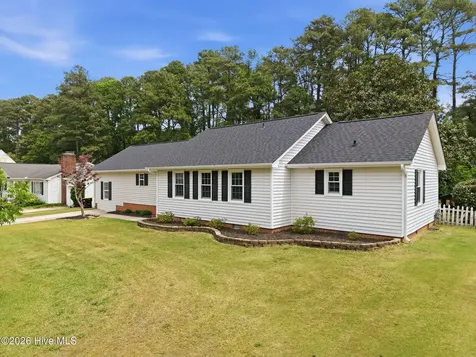 208 Avalon Lane Greenville NC 27858